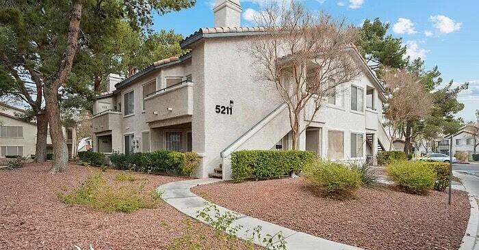 5211 Caspian Springs Dr in Las Vegas, NV - Building Photo