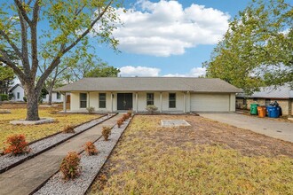 5500 Pendleton Ln in Austin, TX - Building Photo - Building Photo