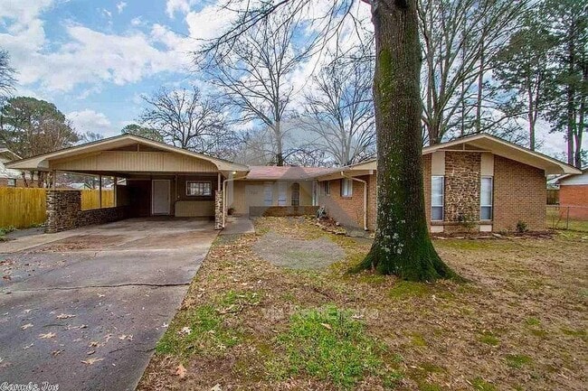 property at 702 S Elizabeth Ave