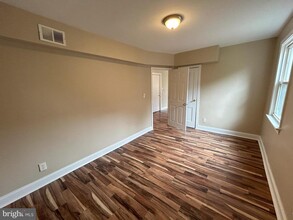 423 Mellon St SE-Unit -4 in Washington, DC - Building Photo - Building Photo
