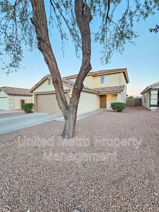 12051 W Dahlia Dr in El Mirage, AZ - Building Photo