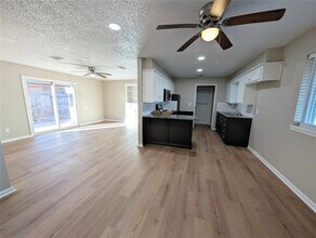 7440 NW 6th St in Oklahoma City, OK - Building Photo - Building Photo