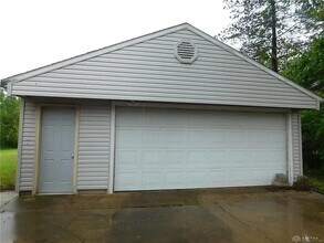 4792 Pyrmont Rd in Lewisburg, OH - Foto de edificio - Building Photo