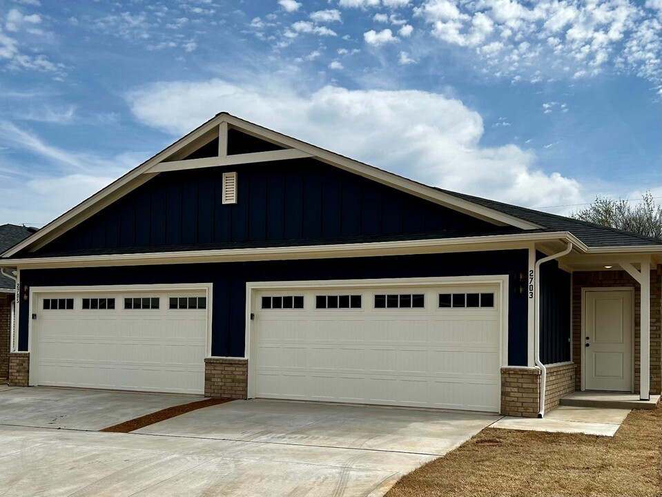 2713 Belmont Rd in Shawnee, OK - Foto de edificio