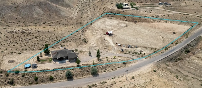 9235 S Redwash Hwy in Jensen, UT - Building Photo - Building Photo