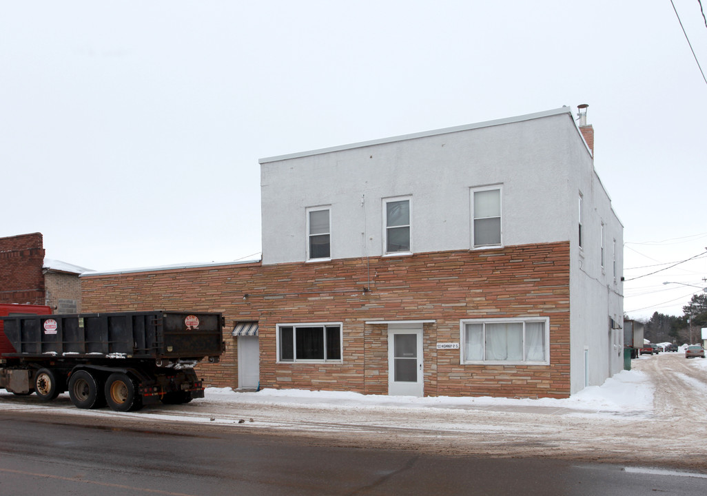 103 Old Highway 61 in Hinckley, MN - Building Photo