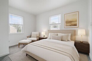 40 Midland Heights Cir in Midland, PA - Building Photo