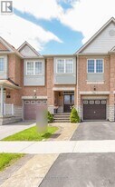 30 Lorenzo Cir in Brampton, ON - Building Photo