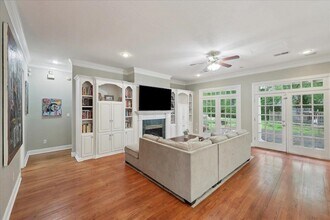 4 Twin Cir Dr in Beaumont, TX - Building Photo - Building Photo