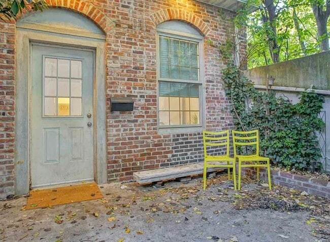 39 Coles St