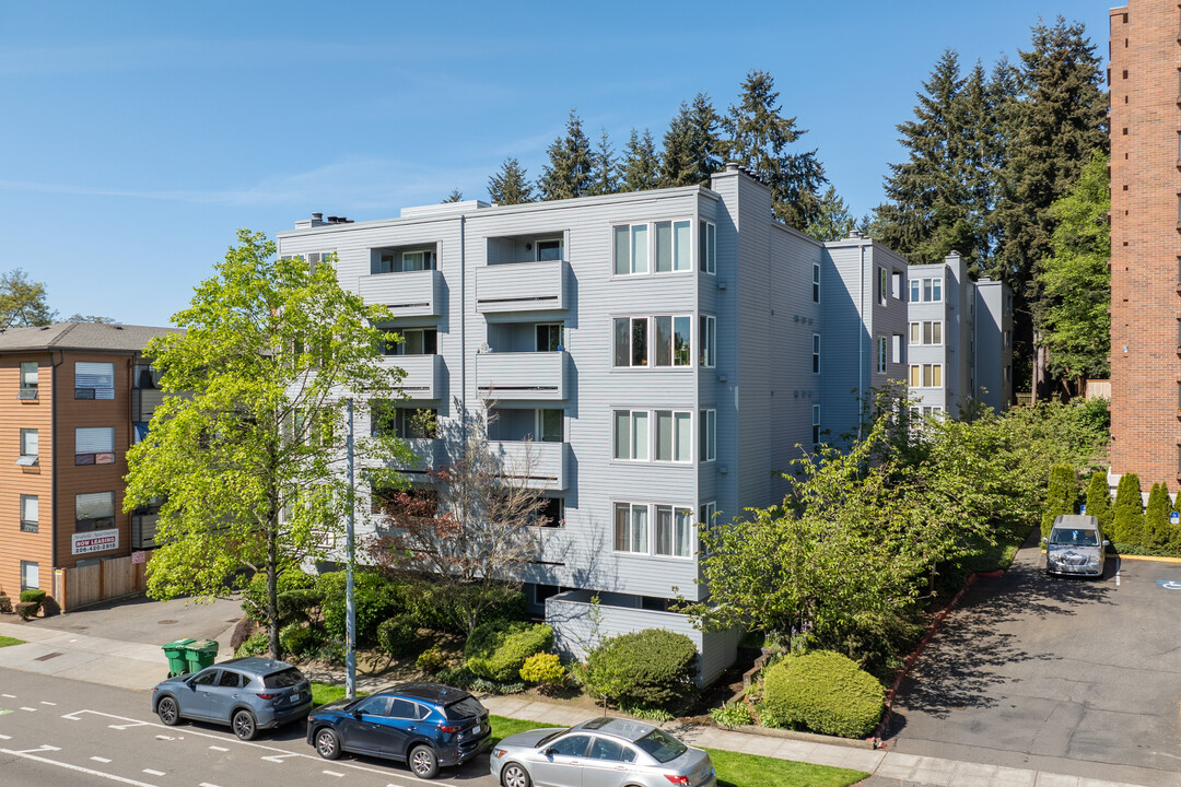 North Meridian in Seattle, WA - Building Photo