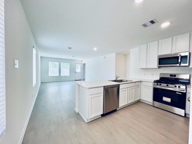 3014 Mallorca Dr in Conroe, TX - Building Photo - Building Photo