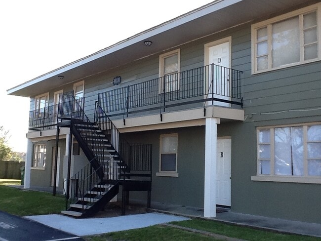 2110 Willow St, Unit C in Harvey, LA - Building Photo - Building Photo