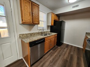 12730 Woodside Ln in Newport News, VA - Building Photo - Building Photo