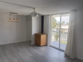 1731 SE 15th St, Unit 312 in Fort Lauderdale, FL - Building Photo - Building Photo