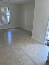 4088 N Pine Island Rd in Sunrise, FL - Building Photo - Building Photo