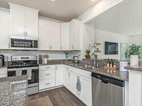 4027 Zilker Park Dr in Charlotte, NC - Building Photo - Building Photo