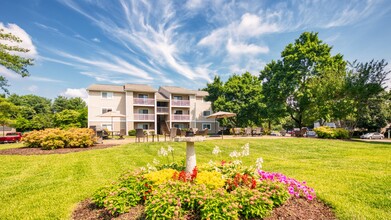 Sherwood Crossing Apartments in Mechanicsville, VA - Foto de edificio - Building Photo