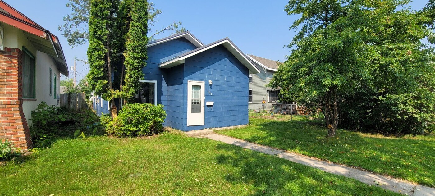 1215 Minnesota Ave NW in Bemidji, MN - Foto de edificio