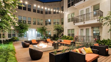 Windsor West Lemmon in Dallas, TX - Building Photo - Building Photo