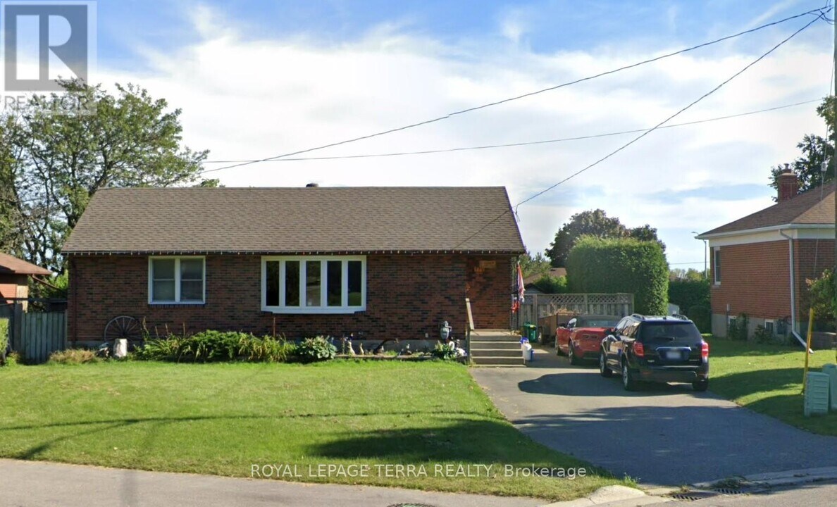 779 Whitman Crescent in Oshawa, ON - Building Photo