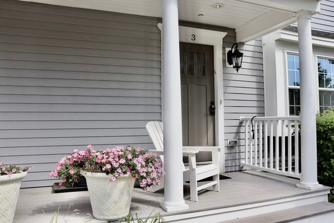 property at 12 S Mason St
