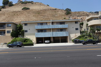 22125 Pacific Coast Hwy in Malibu, CA - Building Photo - Building Photo