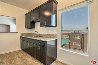 921 S Bonnie Brae St-Unit -10A in Los Angeles, CA - Building Photo - Building Photo