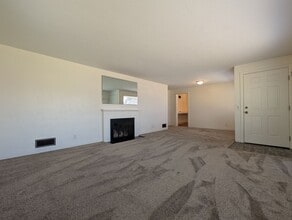 1593 Maywood Ave in Eugene, OR - Building Photo - Building Photo