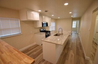 1212 N College St in McKinney, TX - Building Photo