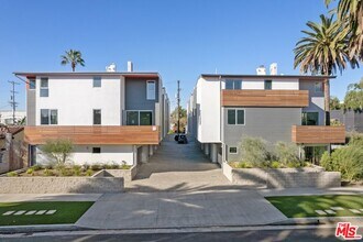 853 N Detroit St in Los Angeles, CA - Building Photo - Building Photo
