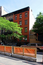 349 W 17th St in New York, NY - Building Photo - Building Photo