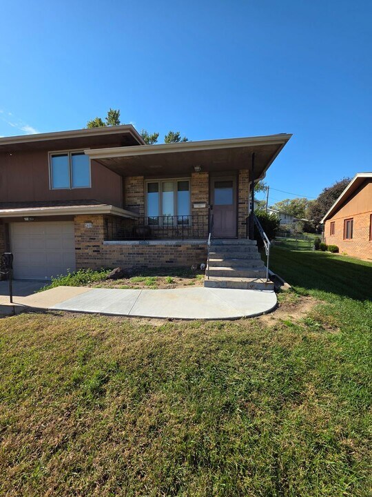 2608 N 93rd St in Omaha, NE - Building Photo