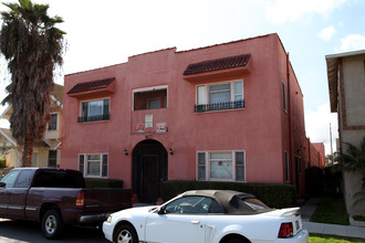 927 Magnolia Ave in Long Beach, CA - Building Photo - Building Photo