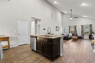 204 Armano Byu Wy, Unit 204 in Hutto, TX - Building Photo - Building Photo