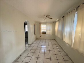 215 Columbus Pkwy in Hollywood, FL - Building Photo - Building Photo