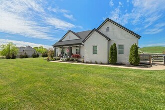 427 Carters Creek Pike in Columbia, TN - Building Photo - Building Photo