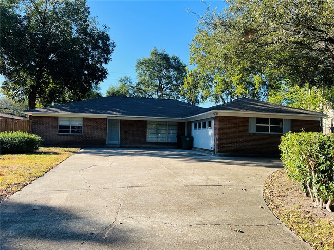 5511 Willowbend Blvd