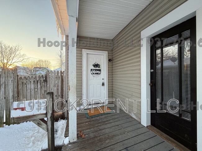 227 Harrison Ave in Lancaster, OH - Building Photo - Building Photo