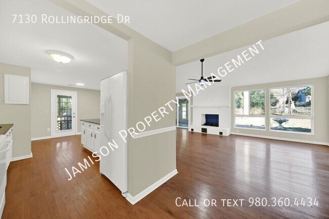 7130 Rollingridge Dr in Charlotte, NC - Building Photo - Building Photo