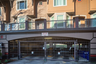 Mews at North Harbour in Portland, OR - Building Photo - Building Photo