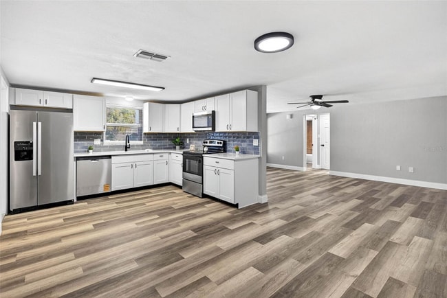 10933 Premier Ave in Port Richey, FL - Foto de edificio - Building Photo