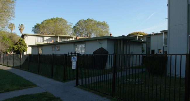 The Green Villa West Apartments in San Jose, CA - Building Photo - Building Photo