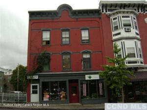 409 Warren St in Hudson, NY - Building Photo