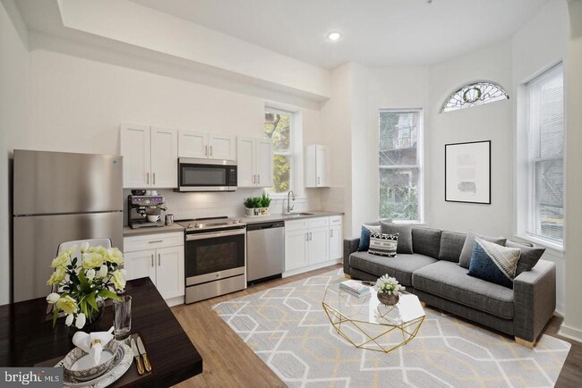 407 S 42nd St in Philadelphia, PA - Building Photo - Building Photo