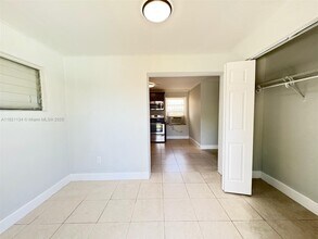 1919 Thomas St in Hollywood, FL - Building Photo - Building Photo