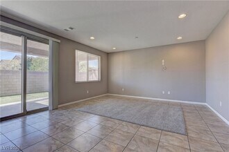 8012 Baltimore Ohio Ct in Las Vegas, NV - Foto de edificio - Building Photo