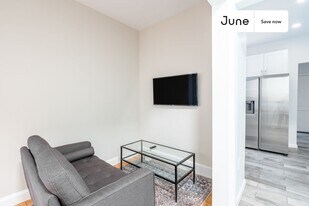 100 Washington St in Boston, MA - Building Photo