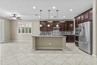9382 W Louise Dr in Peoria, AZ - Building Photo - Building Photo