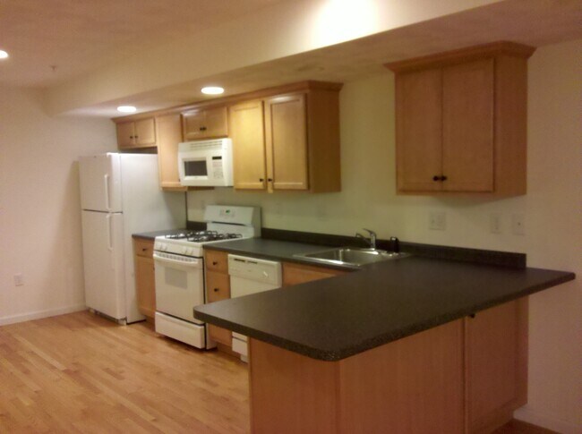 18 Dale St in Andover, MA - Building Photo - Building Photo